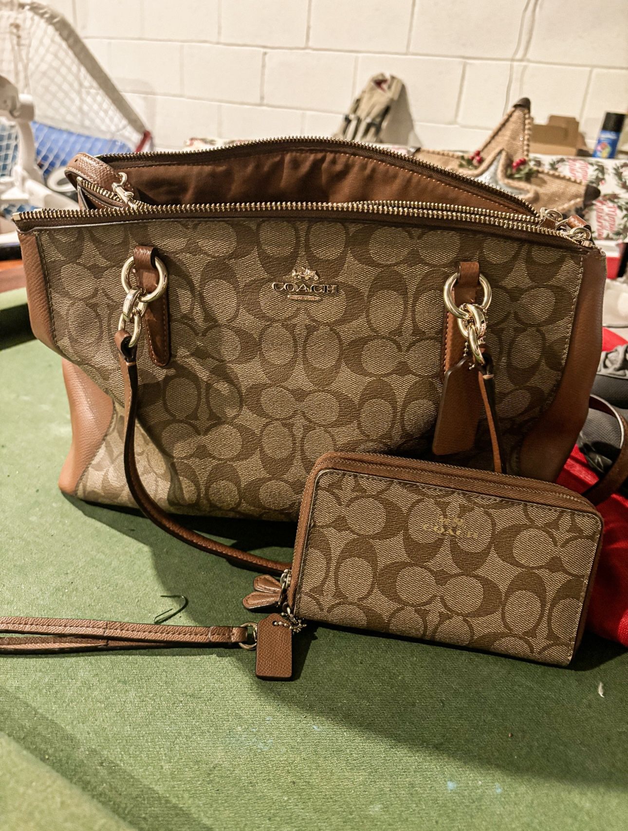 Authentic Coach Purse And Wallet