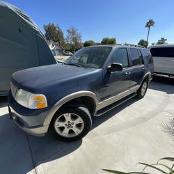 2004 Ford Explorer