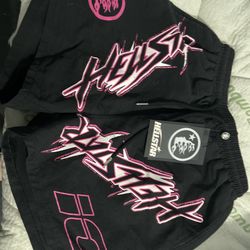 Hellstar Shorts Woment Size Small *Read Description**