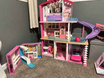 Barbie Dream house like new