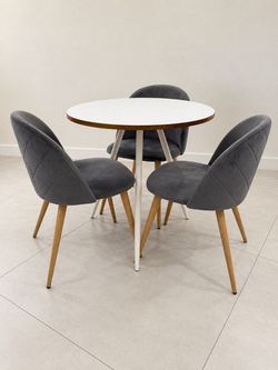 Round Dining Table + 4 Chairs / Mesa de comedor redonda + 4 sillas