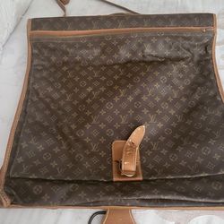 Louis Vuitton Garment Bag Authentic