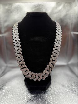 Cuban Link Chain Vvs Moissanite