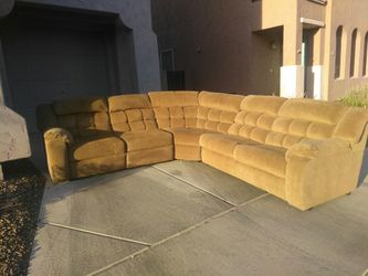 BUG FREE BUILT IN QUEEN SIZE SLEEPER DUAL.RECLINER