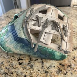 Rev 1x  Baseball Glove 