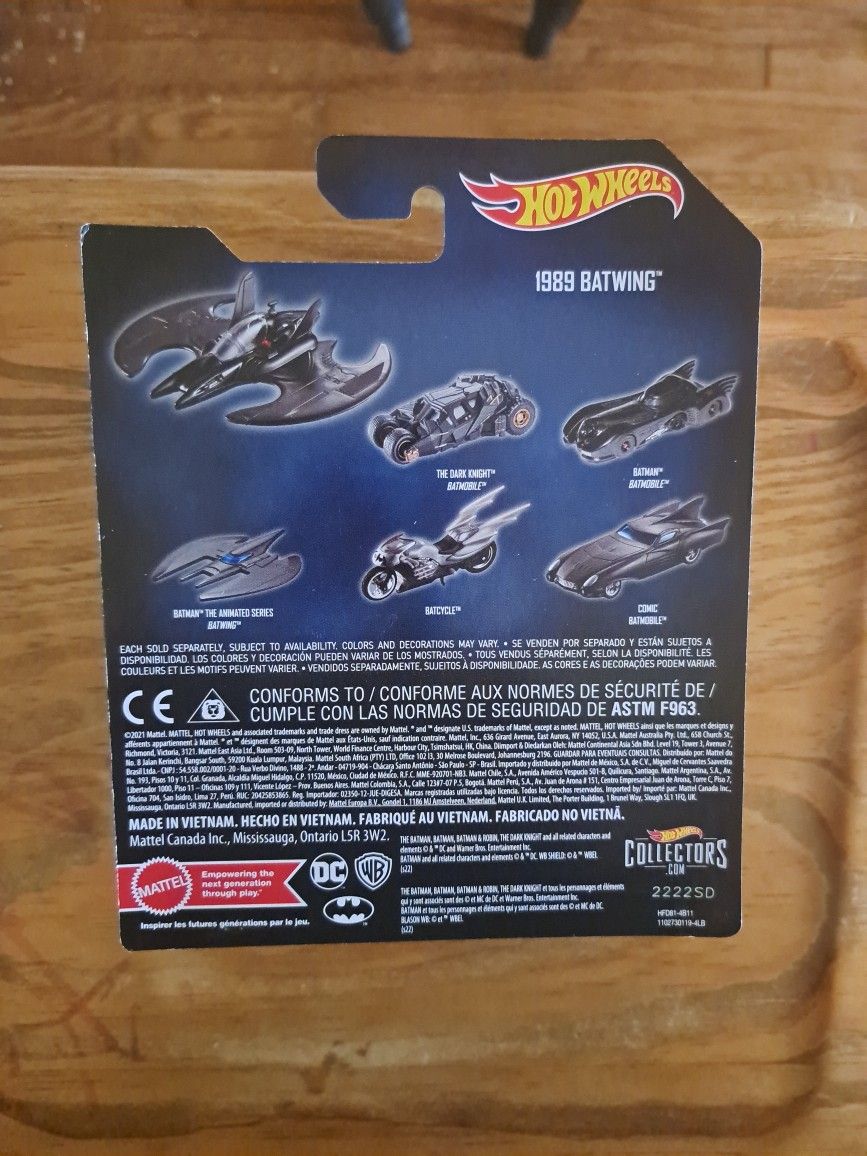 Hot Wheels Batman 1989 Batwing Premium 1:50 New