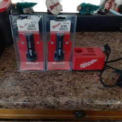 Milwaukee Batteries With Charger