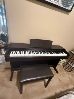 Yamaha Arius YDP 143 Piano