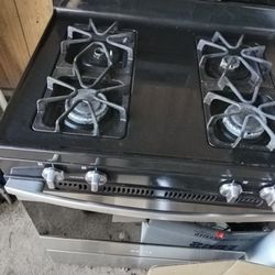 Amana Gas Stove