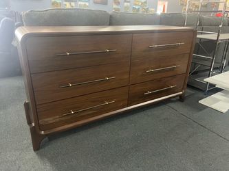 Mid-Century Modern 6-Drawer Wood Dresser，$300