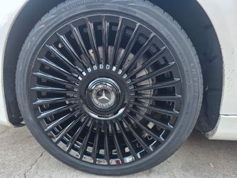 MERCEDES BENZ S560: 20"new Staggerd FLOATING CAPS Wheels With New Tires