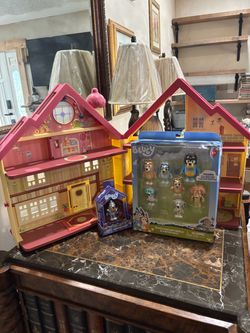 bluey house, figure set, and halloween bluey