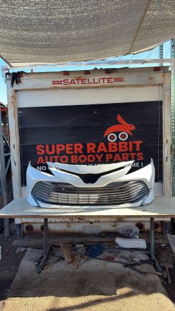 2018 Camry Le XLE Bumper Front OEM 2020 