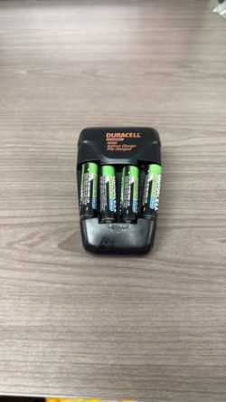 Duracell NiMH Battery Charger with AA Batteries