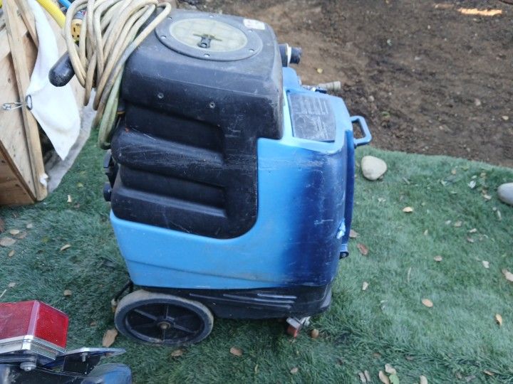 Carpet And Upolstry Machine Steam Cleaner