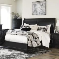 Ashley Furniture Chylanta Cal King sleigh Bed Black