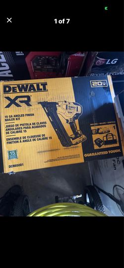 20V MAX XR Lithium-Ion Cordless 2-1/2 in. 15-Gauge Finish Nailer Kit with 2.0Ah Battery, Charger and Contractor Bag