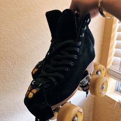 Roller skates 