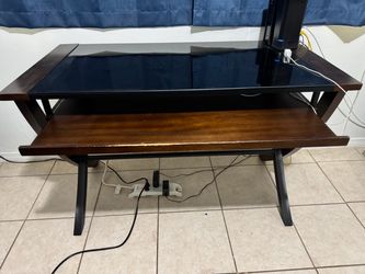 Computer desk