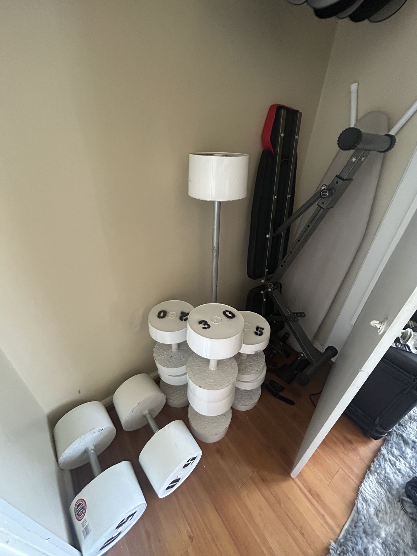 Bench Press - Dumbbells - Curl bar