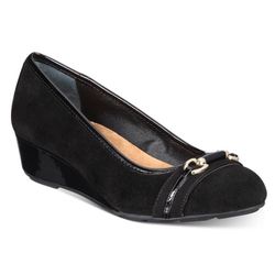 REDUCED ~ New Giani Bernini's Eatonn suede and patent wedge