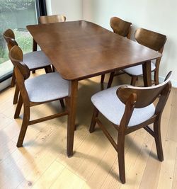 Mid Century Modern Style Dining Table and 6 Chairs