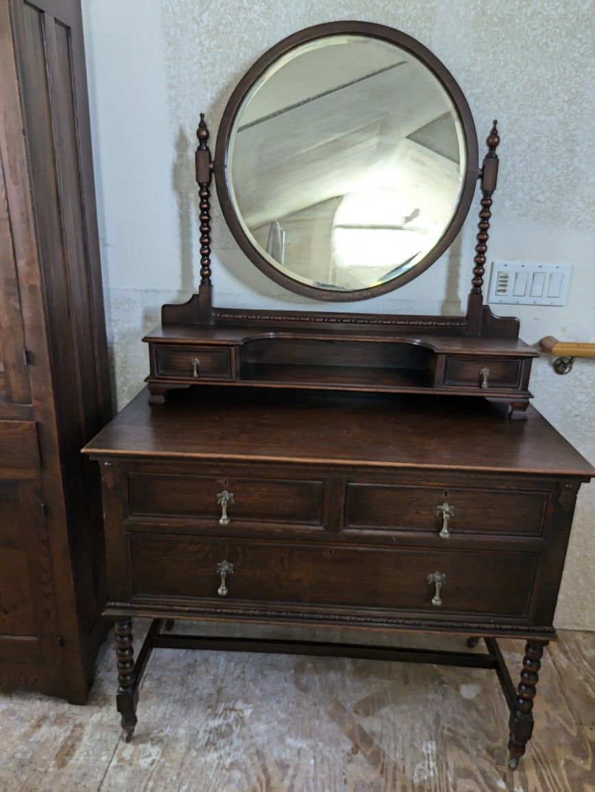 Antique Vanity/Dresser