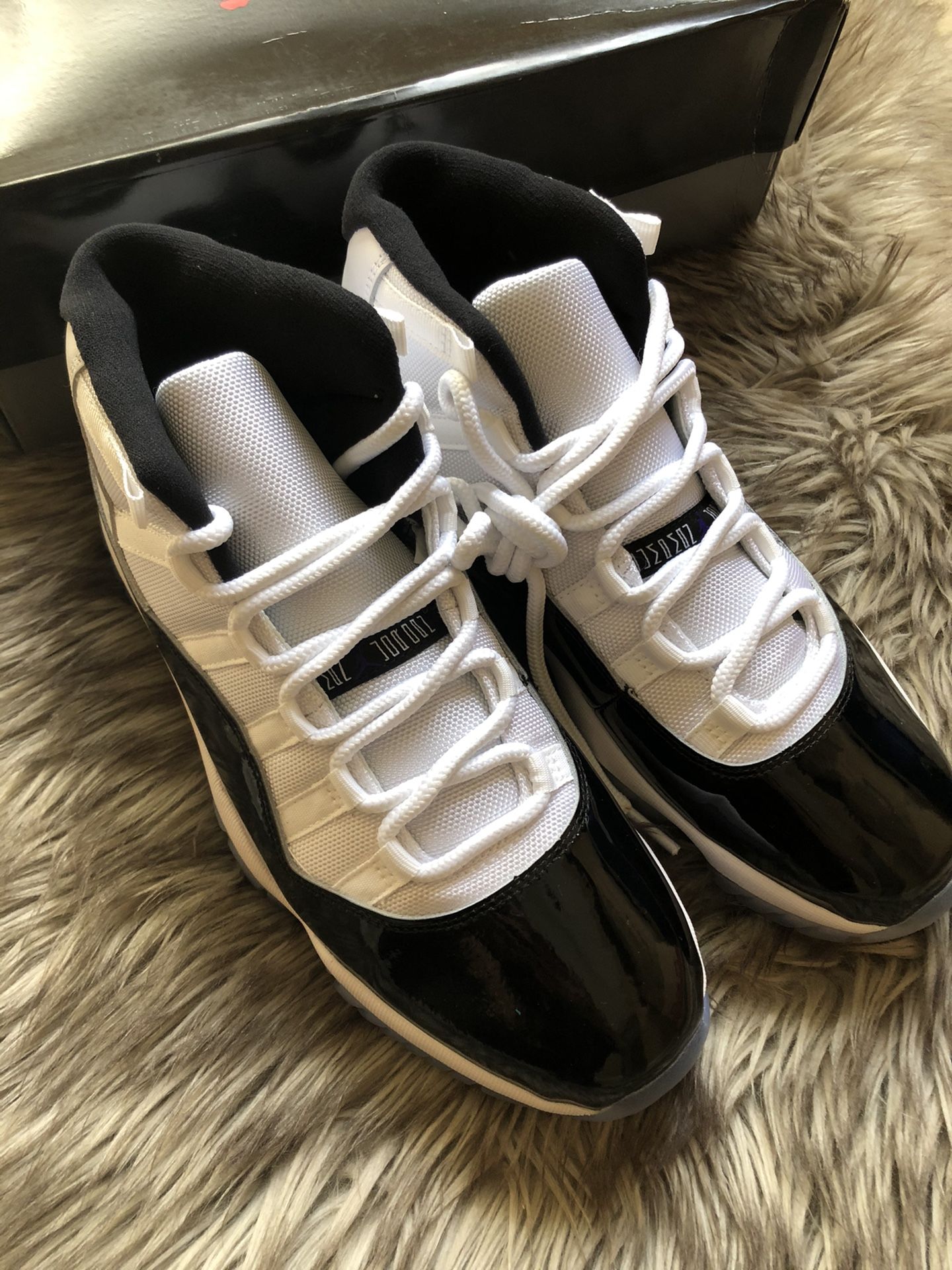 Nike Air Jordan 11 Retro Men's Shoes - White And Black/Concord, 10.5 US