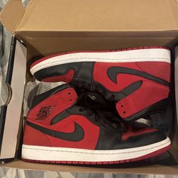 Gym Red Mid 9.5