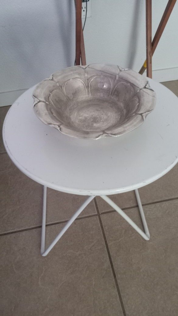 Vintage Silver Plate 10 Inch Scalloped Bowl