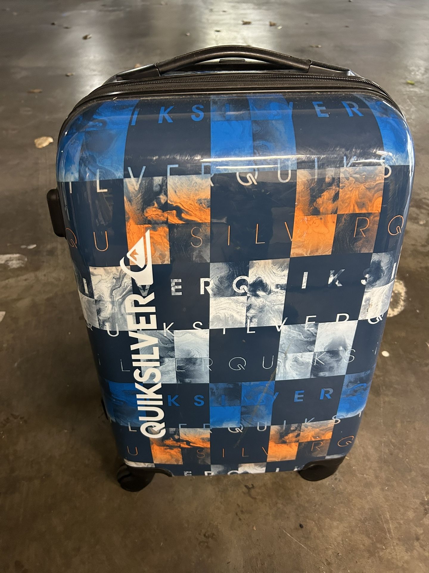 Quicksilver Hard She’ll Carry On Suitcase. 