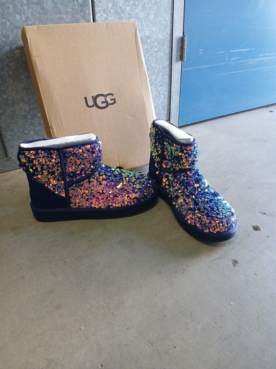 UGGS SEQUINS Purple N Black