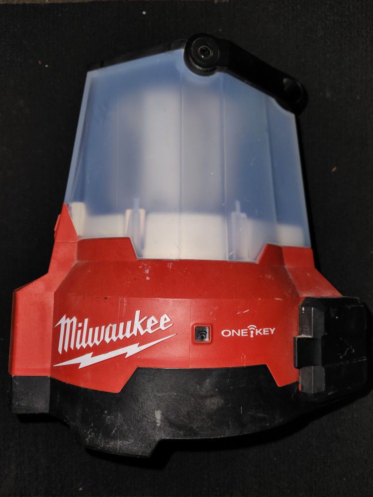 Milwaukee 2146-20 M18 18V RADIUS LED Cordless One Key Site Light - Bare Tool