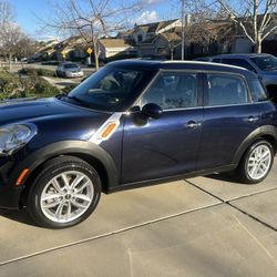 2014 Mini Cooper Countryman - Low Miles
