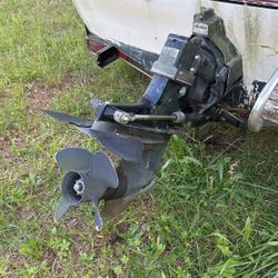 5.7 Liter Outdrive  For Mercruiser, Great Foot Always Serviced , Fresh Oil, Impeller New 2 Years Ago, Boat Was Only Used Twice With It