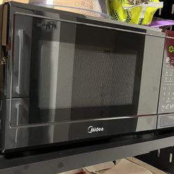 Midea Microwave - must go!