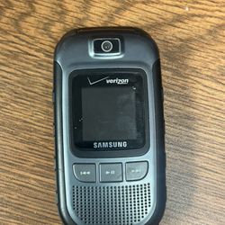 Samsung SCH-640 - Dark Gray  (Verizon) Cellular Flip Phone With Belt Clip Used