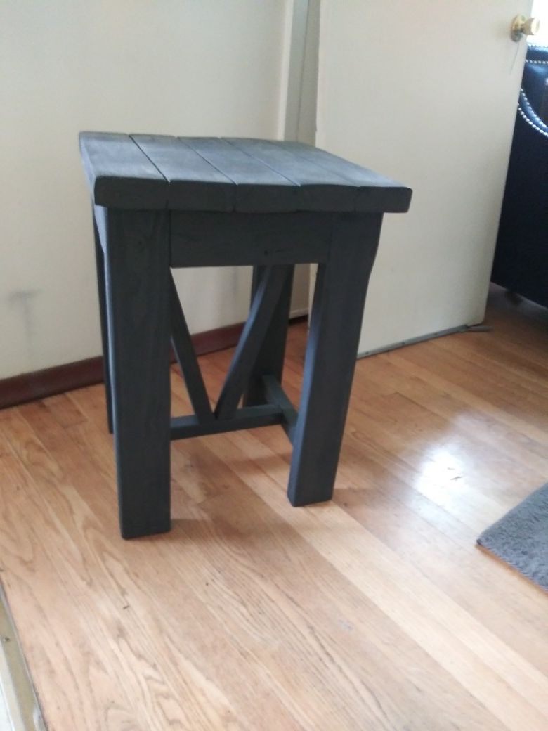 End table and console table entry way table