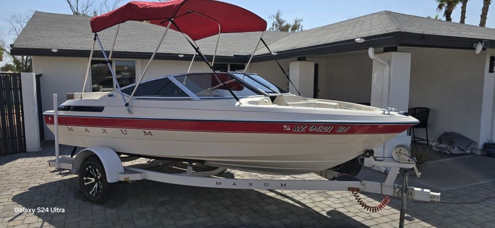 17 FT MAXUM BOAT Lake Ready!