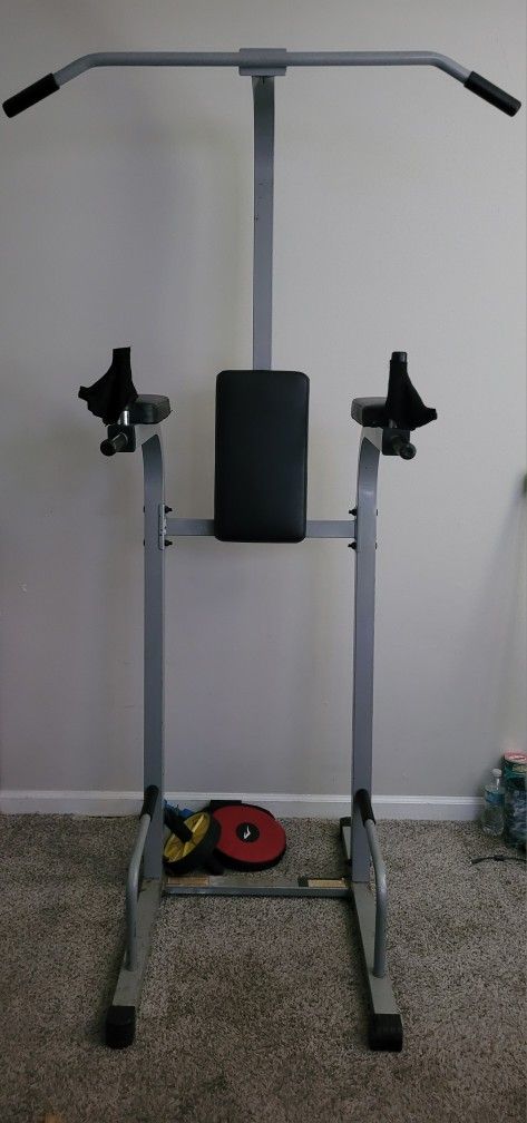 $90 Used Body-Solid Vertical Knee Raise
/ PULL-UP DIP BAR
3p
