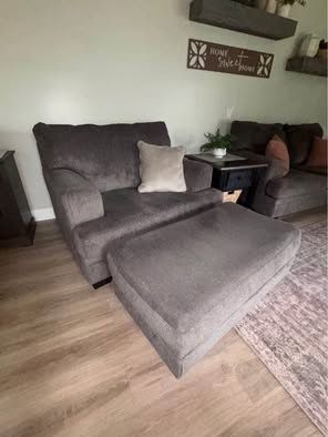 Signature Design by Ashley Oversized Chair Chair and Half Ottoman Grey