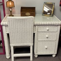 White Wicker Desk And Chair 