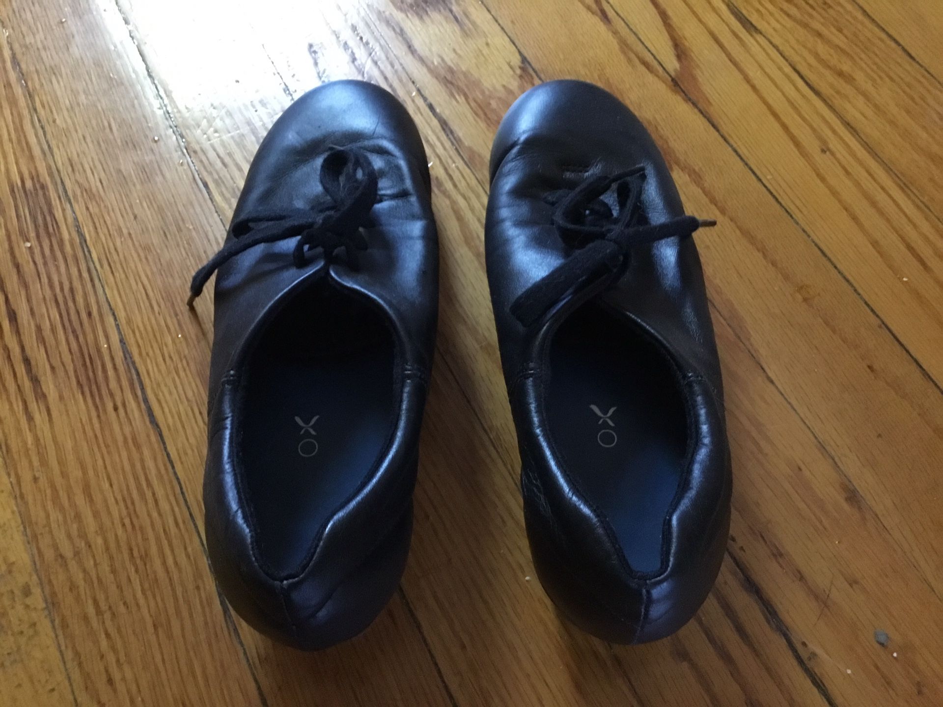 Cape zip Tap Shoes, Black Leather, Size 7 1/5
