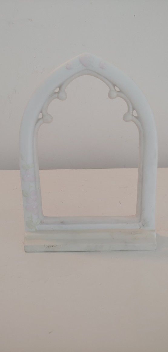 PRECIOUS MOMENTS WEDDING ARCH 1986