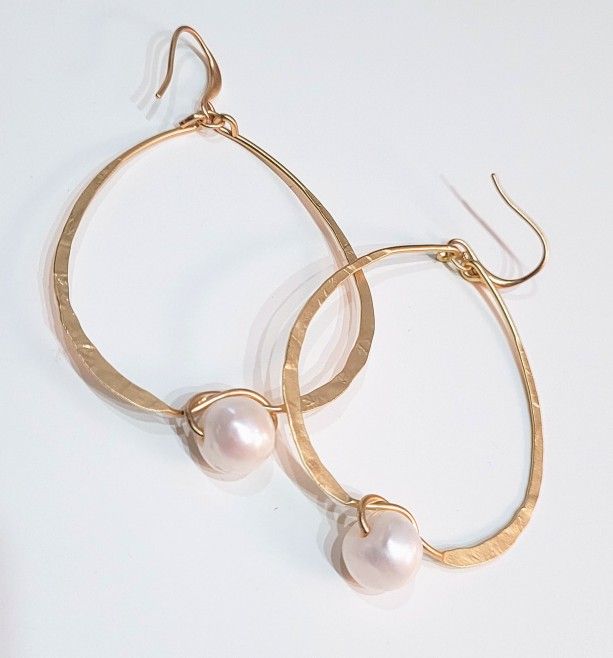 SHIPPING ONLY: New Laundry by Shelli Segal Hammered Goldtone Faux Pearl Lightweight Dangle Drop Hoop Earrings