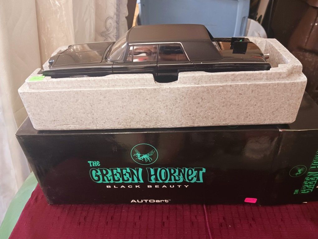 1/18 SCALE DIECAST COLLECTIBLES
