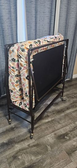Roll away bed