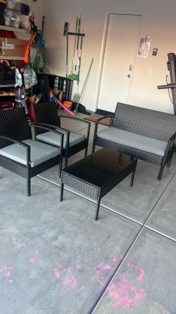 Outdoor patio set- 4 piece