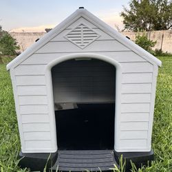 New Dog House 32x32 