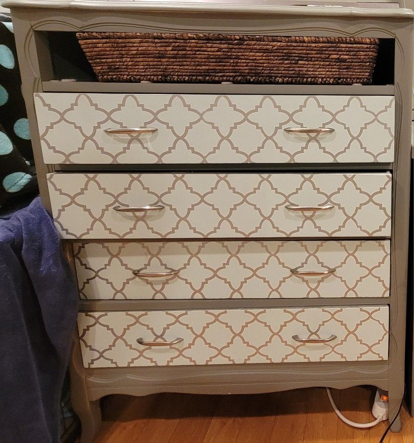 Free Dressers Pick Up Only for Sale in Seattle, WA OfferUp